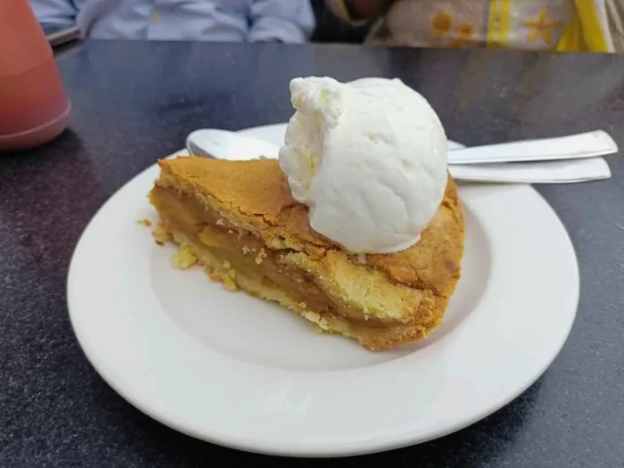 Apple Pie with Ice Cream