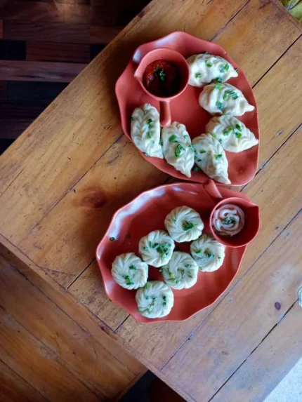 Momos