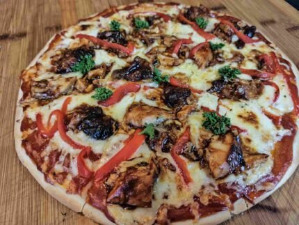 Roasted Chicken Pizza ( Non-Veg )