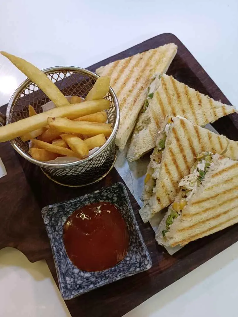 VEGETABLE ROASTED SANDWICH 9RS 156) (Custom)_19_11zon_30_11zon Vegetable Roasted Sandwich